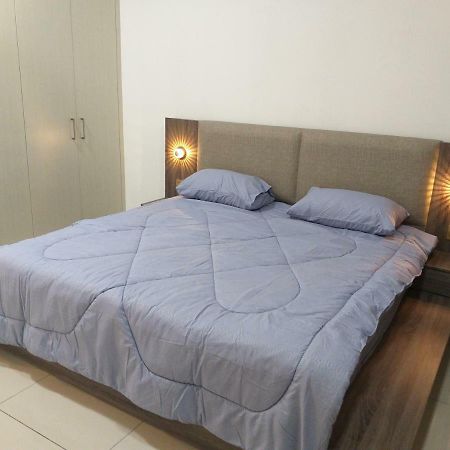 Aliff Avenue 2 Bedroom Homestay Джохор-Бару Экстерьер фото